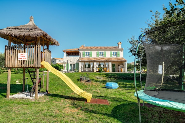 Foto van Villa in Srebrnići met zwembad bij Marea Beach - Vakantiehuis in Srebrnići - ParkFacilities