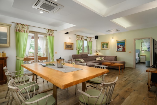 Foto van Villa in Srebrnići met zwembad bij Marea Beach - Vakantiehuis in Srebrnići - DiningRoom