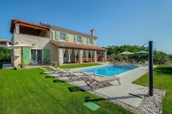 Foto van Villa in Srebrnići met zwembad bij Marea Beach - Vakantiehuis in Srebrnići - PoolOfHouse
