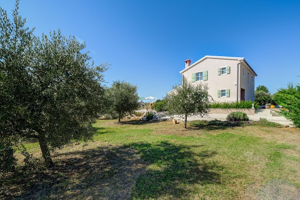 Foto van Villa in Srebrnići met zwembad bij Marea Beach - Vakantiehuis in Srebrnići - ExteriorSummer
