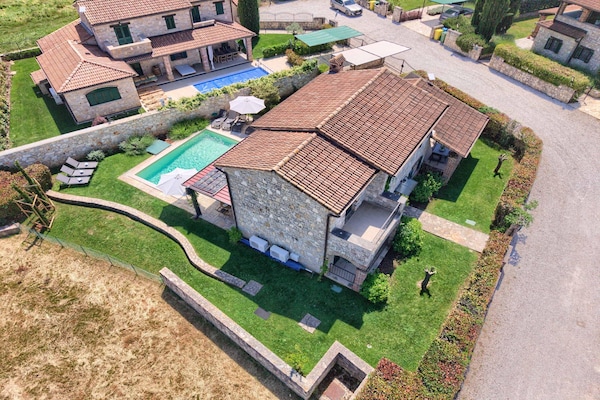 Foto van Luxe villa met sauna in Farini - Vakantiehuis in Barat - ExteriorSummer