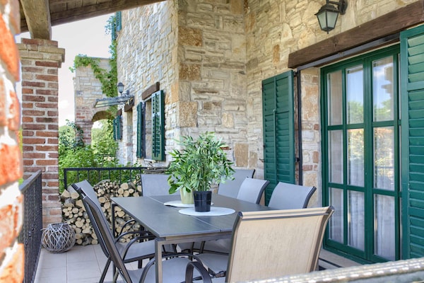 Foto van Luxe villa met sauna in Farini - Vakantiehuis in Barat - TerraceBalcony