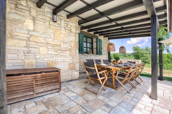 Foto van Luxe villa met sauna in Farini - Vakantiehuis in Barat - TerraceBalcony