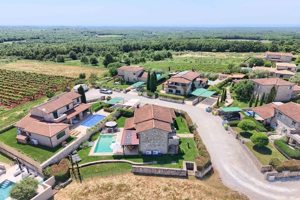 Foto van Luxe villa met sauna in Farini - Vakantiehuis in Barat - AreaSummer1KM