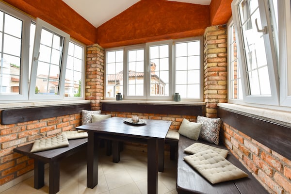 Foto van Villa met zwembad in Kaštelir voor 9 personen - Vakantiehuis in Kaštelir - DiningRoom