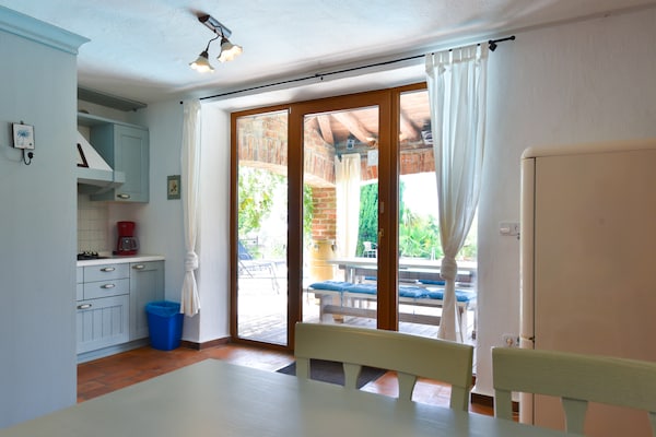 Foto van Villa met zwembad in Kaštelir voor 9 personen - Vakantiehuis in Kaštelir - DiningRoom