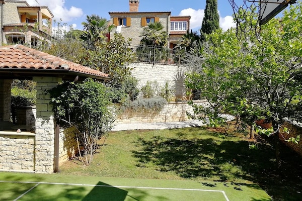 Foto van Villa met zwembad in Kaštelir voor 9 personen - Vakantiehuis in Kaštelir - GardenSummer
