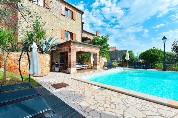 Foto van Villa met zwembad in Kaštelir voor 9 personen - Vakantiehuis in Kaštelir - PoolOfHouse
