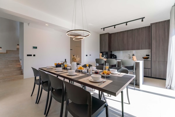 Foto van Exquisite villa met jacuzzi - Vakantiehuis in Labinci - DiningRoom