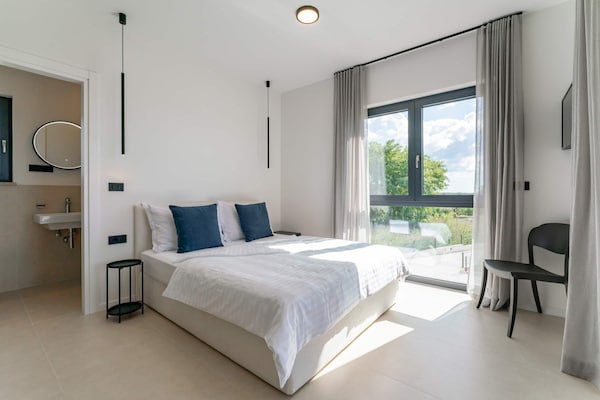 Foto van Exquisite villa met jacuzzi - Vakantiehuis in Labinci - BedRoom