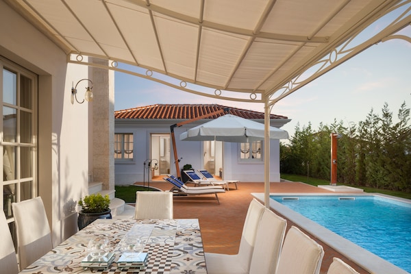 Foto van Villa in Vabriga met Zwembad en Tuin - Vakantiehuis in Vabriga - ExteriorSummer