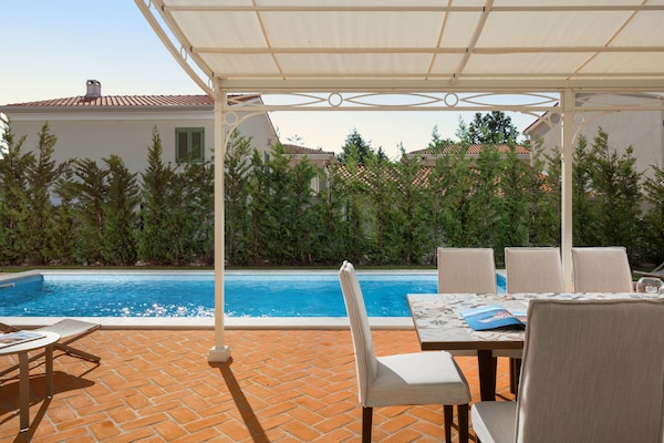 Foto van Villa in Vabriga met Zwembad en Tuin - Vakantiehuis in Vabriga - ViewSummer