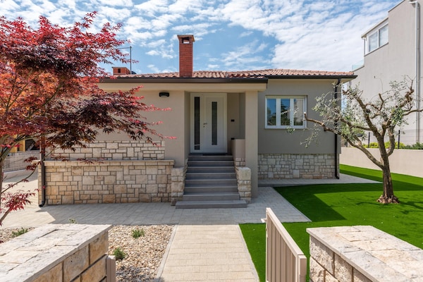 Foto van Villa in Umag, op slechts 200 meter van de zee. - Vakantiehuis in Umag - ExteriorSummer