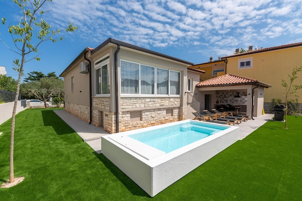 Foto van Villa in Umag, op slechts 200 meter van de zee. - Vakantiehuis in Umag - ExteriorSummer