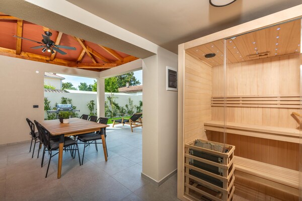 Foto van Villa in Umag, op slechts 200 meter van de zee. - Vakantiehuis in Umag - DiningRoom
