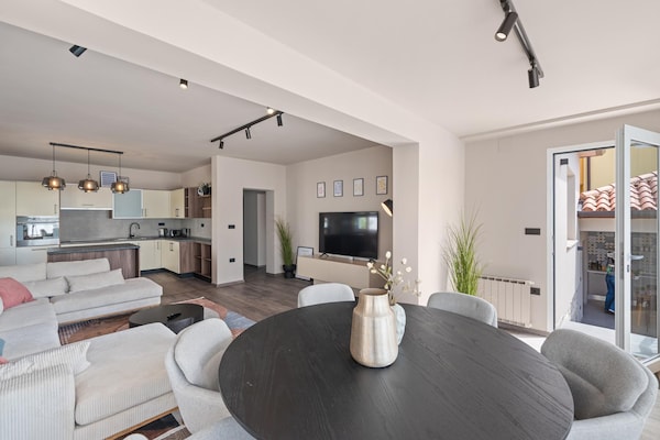 Foto van Villa in Umag, op slechts 200 meter van de zee. - Vakantiehuis in Umag - DiningRoom
