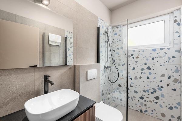 Foto van Villa in Umag, op slechts 200 meter van de zee. - Vakantiehuis in Umag - BathRoom
