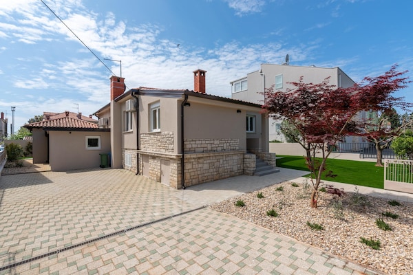 Foto van Villa in Umag, op slechts 200 meter van de zee. - Vakantiehuis in Umag - ExteriorSummer