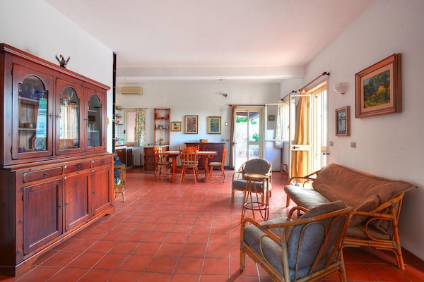 Foto van Vakantiehuis in Sicilië bij Fontane Bianche - Vakantiehuis in Terrauzza - LivingRoom