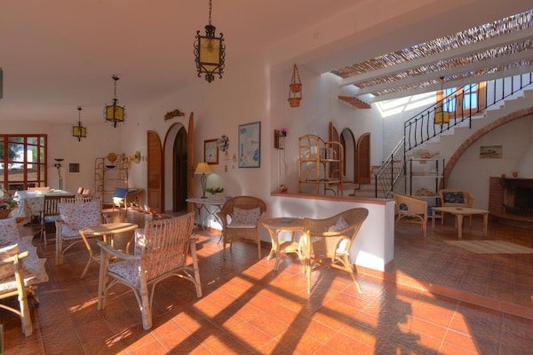 Foto van Vakantiehuis met privézwembad in Fanusa - Vakantiehuis in Fanusa - LivingRoom