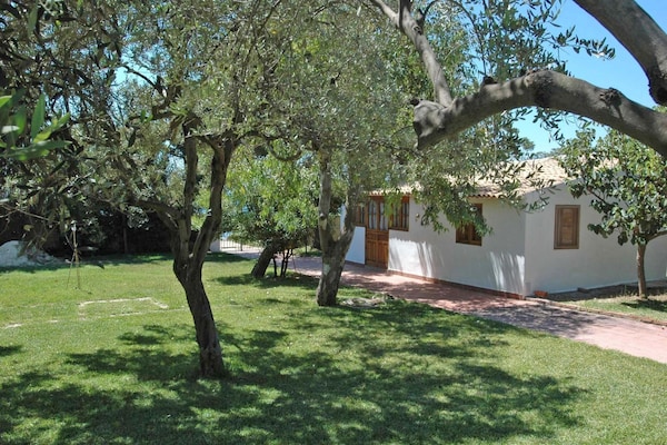 Foto van Vakantiehuis met privézwembad in Fanusa - Vakantiehuis in Fanusa - GardenSummer