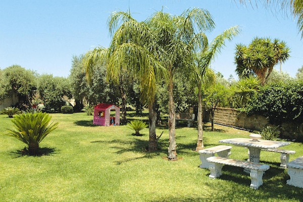 Foto van Vakantiehuis Floridia met zwembad bij strand - Vakantiehuis in Siracusa - GardenSummer