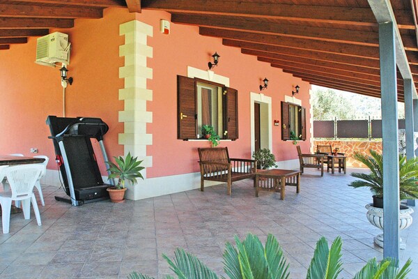 Foto van Vakantiehuis Floridia met zwembad bij strand - Vakantiehuis in Siracusa - terrace