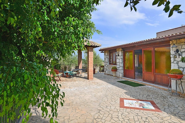 Foto van Villa in Sicilië met privézwembad & tuin - Vakantiehuis in Solarino - ExteriorSummer