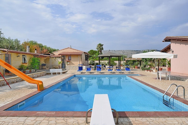Foto van Villa in Sicilië met privézwembad & tuin - Vakantiehuis in Solarino - PoolOfHouse