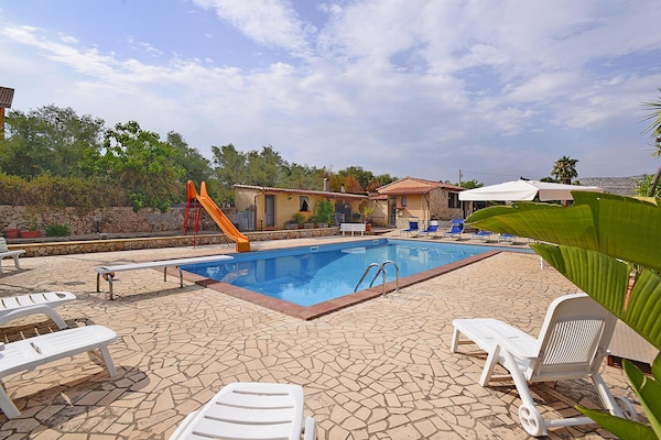 Foto van Villa in Sicilië met privézwembad & tuin - Vakantiehuis in Solarino - PoolOfHouse