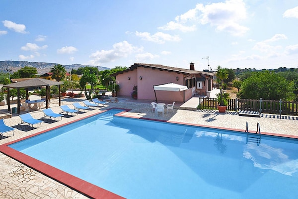 Foto van Villa in Sicilië met privézwembad & tuin - Vakantiehuis in Solarino - PoolOfHouse