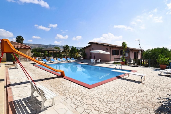 Foto van Villa in Sicilië met privézwembad & tuin - Vakantiehuis in Solarino - PoolOfHouse