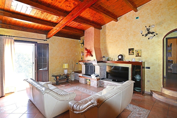 Foto van Villa in Sicilië met privézwembad & tuin - Vakantiehuis in Solarino - LivingRoom
