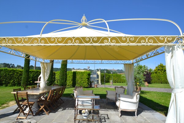 Foto van Villa in Montecarlo met Zwembad en Uitzicht - Vakantiehuis in Montecarlo - Lucca - Facilities