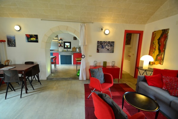 Foto van Vintage villa in Ostuni met een zwembad - Vakantiehuis in Ostuni - DiningRoom