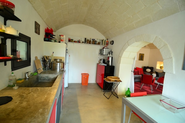 Foto van Vintage villa in Ostuni met een zwembad - Vakantiehuis in Ostuni - Kitchen