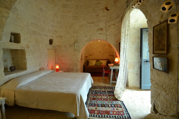Foto van Vintage villa in Ostuni met een zwembad - Vakantiehuis in Ostuni - BedRoom