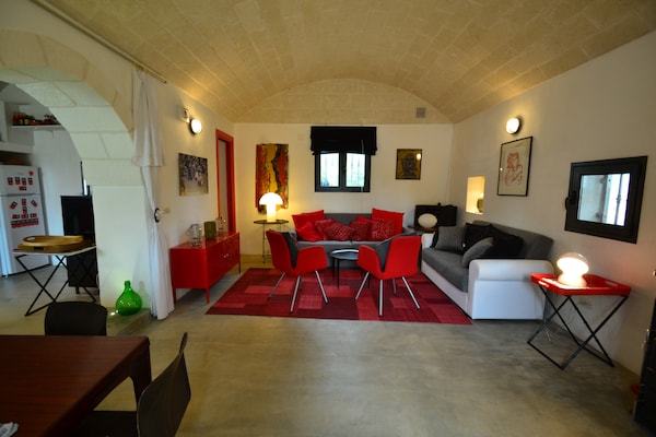 Foto van Vintage villa in Ostuni met een zwembad - Vakantiehuis in Ostuni - LivingRoom