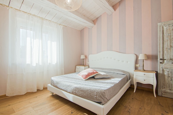 Foto van Elegante villa met tuin - Vakantiehuis in Acqualagna - BedRoom