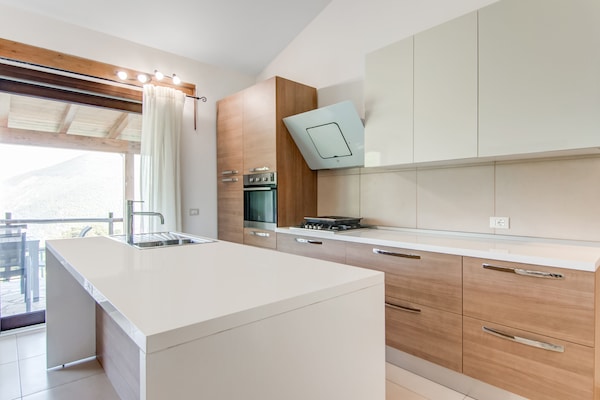 Foto van Modern Vakantiehuis met privé zwembad - Vakantiehuis in Acquanera - Kitchen