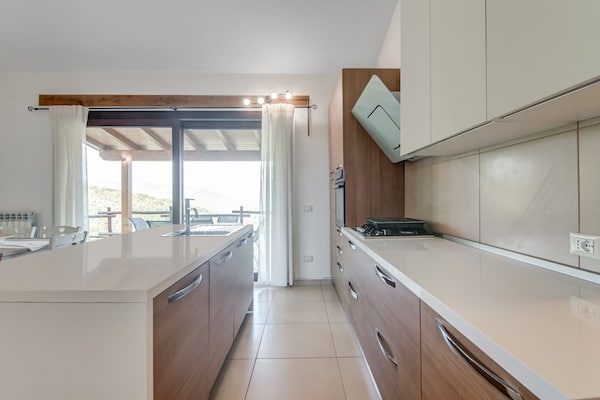 Foto van Modern Vakantiehuis met privé zwembad - Vakantiehuis in Acquanera - Kitchen
