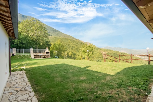 Foto van Modern Vakantiehuis met privé zwembad - Vakantiehuis in Acquanera - ExteriorSummer