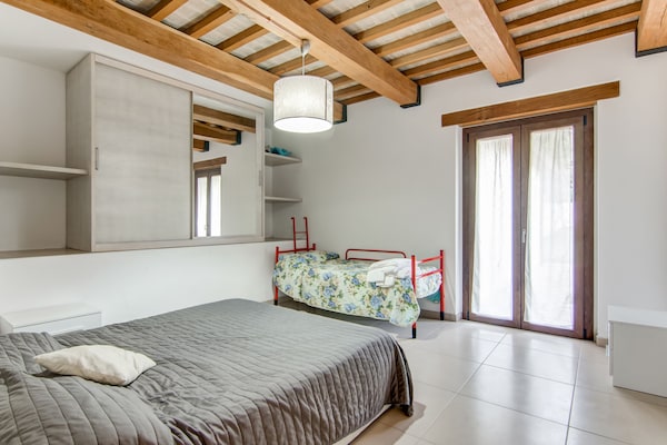 Foto van Modern Vakantiehuis met privé zwembad - Vakantiehuis in Acquanera - BedRoom