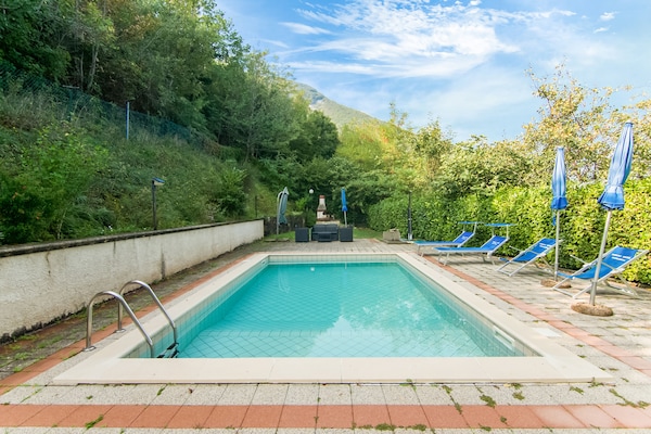 Foto van Modern Vakantiehuis met privé zwembad - Vakantiehuis in Acquanera - PoolOfHouse