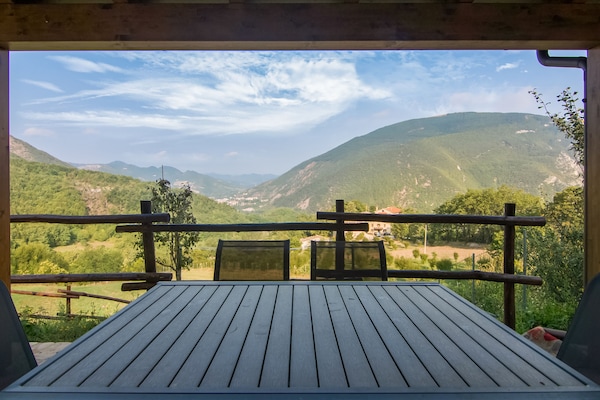Foto van Modern Vakantiehuis met privé zwembad - Vakantiehuis in Acquanera - ViewSummer