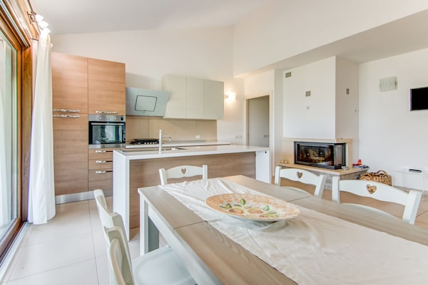 Foto van Modern Vakantiehuis met privé zwembad - Vakantiehuis in Acquanera - Kitchen