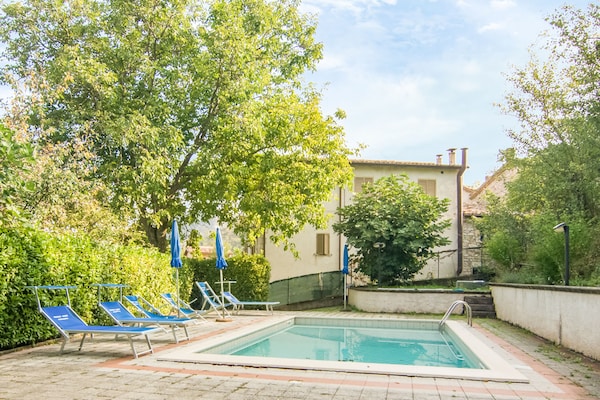 Foto van Modern Vakantiehuis met privé zwembad - Vakantiehuis in Acquanera - PoolOfHouse