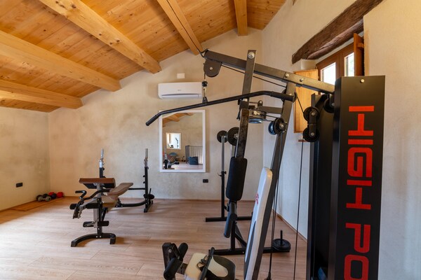 Foto van Landhuis met zoutwaterzwembad - Vakantiehuis in Acqualagna - gym