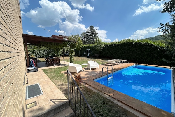 Foto van Mooie villa met zwembad en tuin. - Vakantiehuis in Fermignano - PoolOfHouse