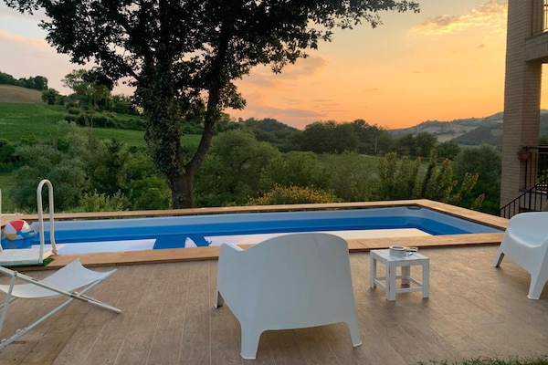 Foto van Mooie villa met zwembad en tuin. - Vakantiehuis in Fermignano - PoolOfHouse